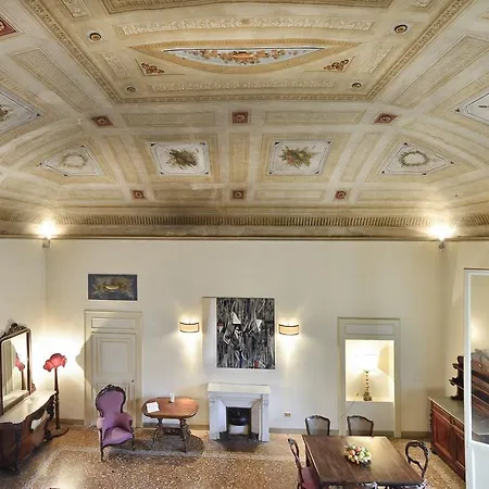 Palazzo Tanari Apartamento *