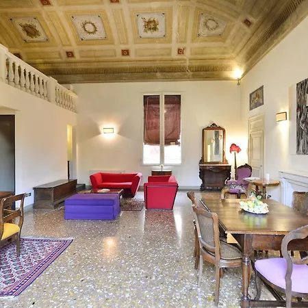 Palazzo Tanari *