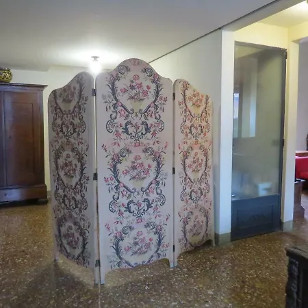 Palazzo Tanari דירה *
